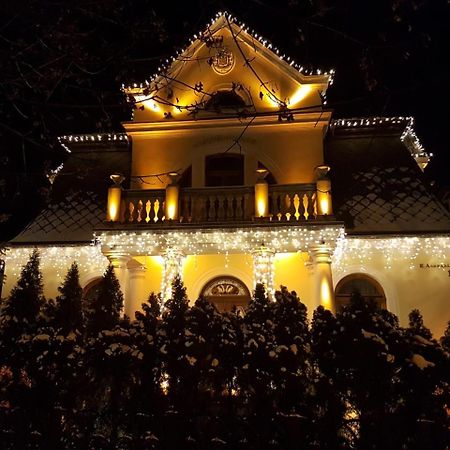 Luxury Boutique Andreevskiy Lviv Bagian luar foto