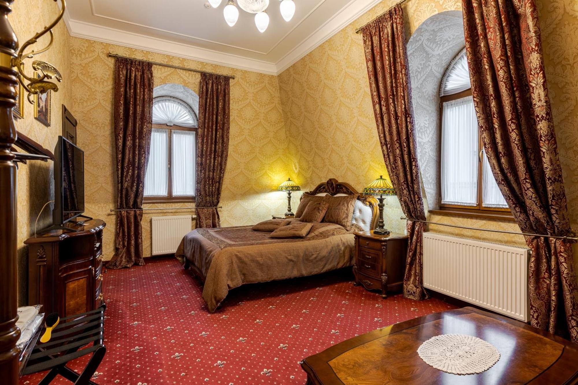 Luxury Boutique Andreevskiy Lviv Bagian luar foto