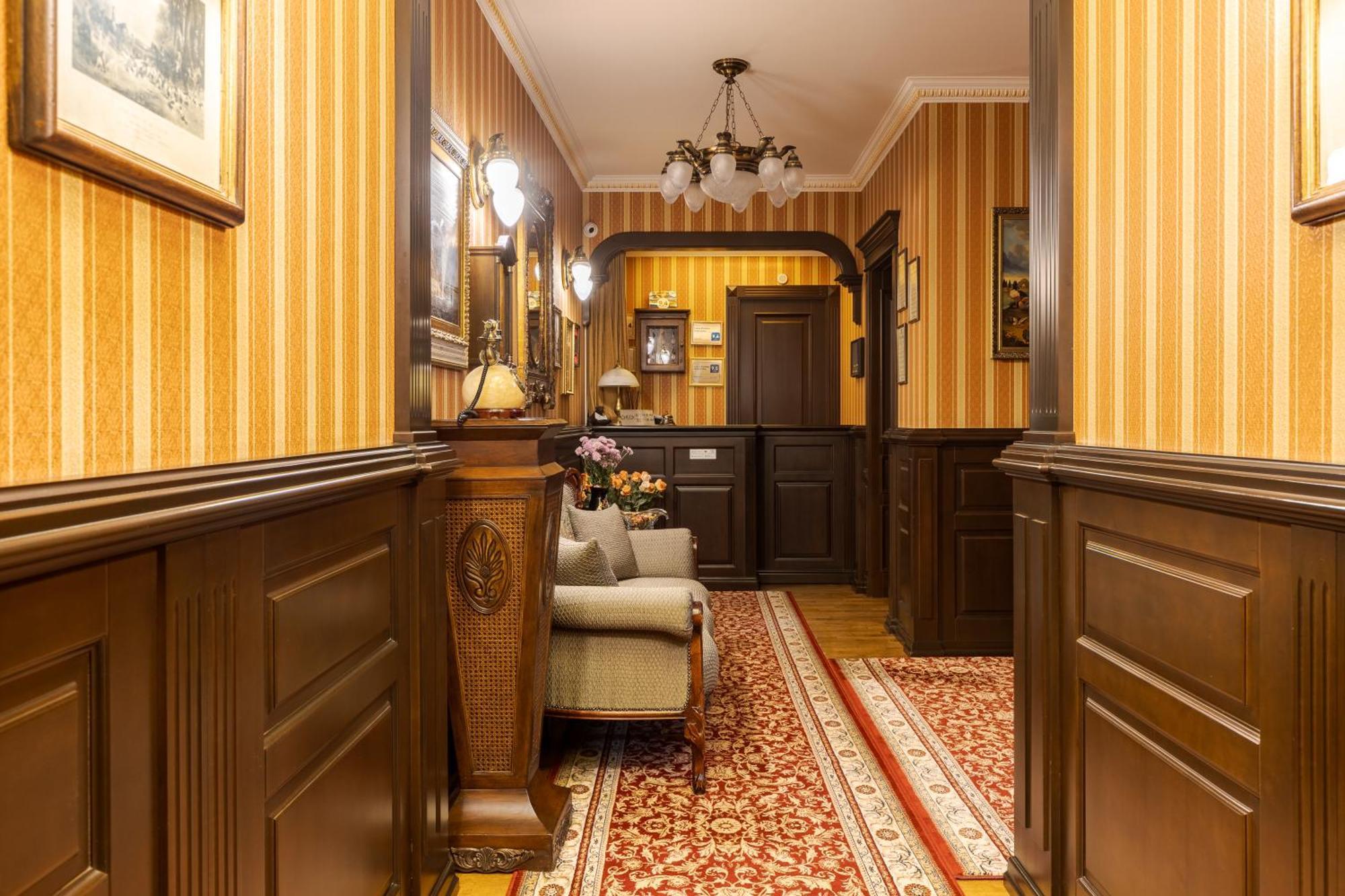 Luxury Boutique Andreevskiy Lviv Bagian luar foto