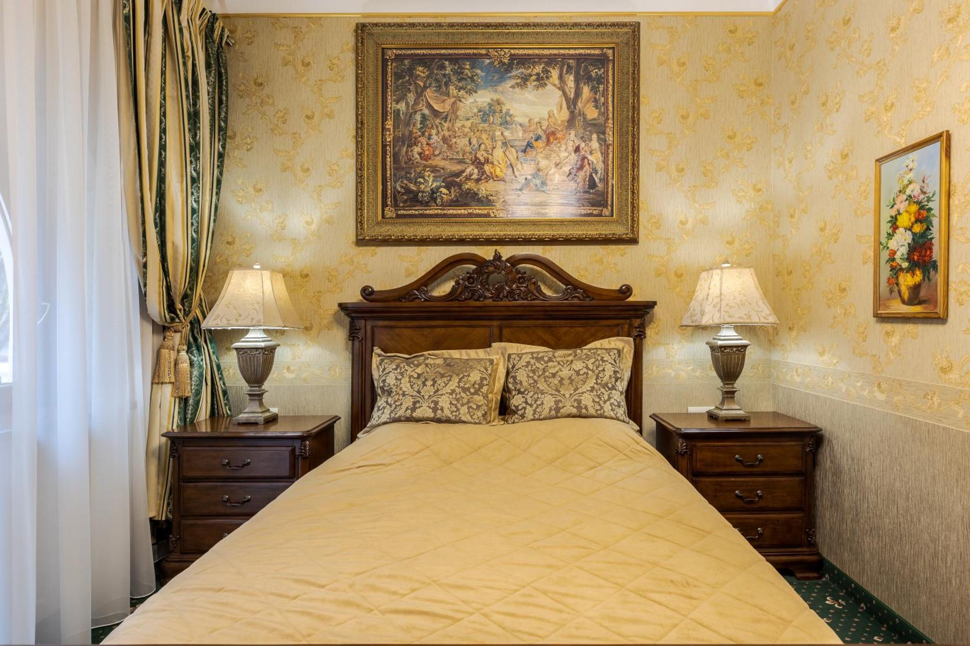 Luxury Boutique Andreevskiy Lviv Bagian luar foto