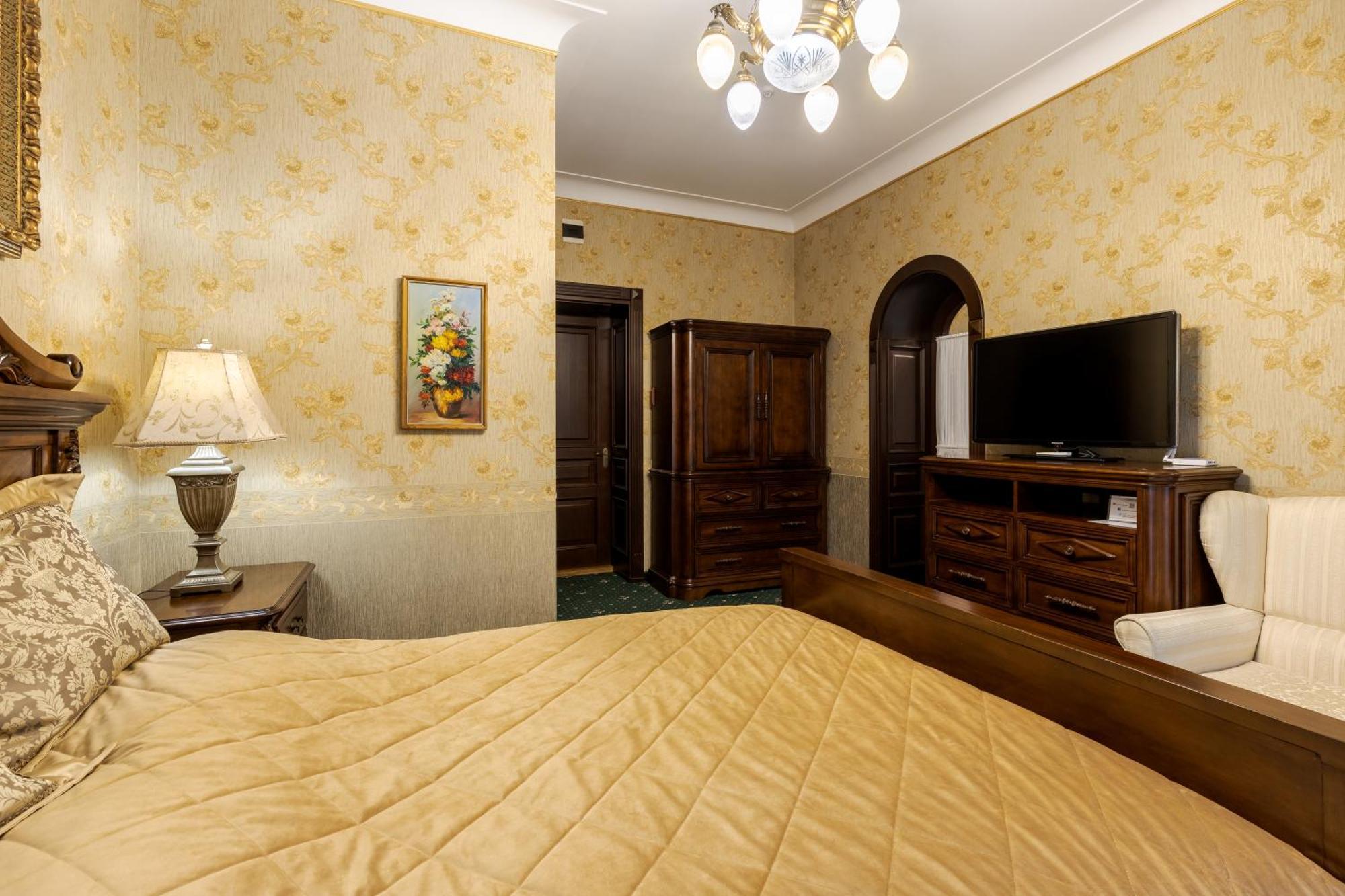 Luxury Boutique Andreevskiy Lviv Bagian luar foto
