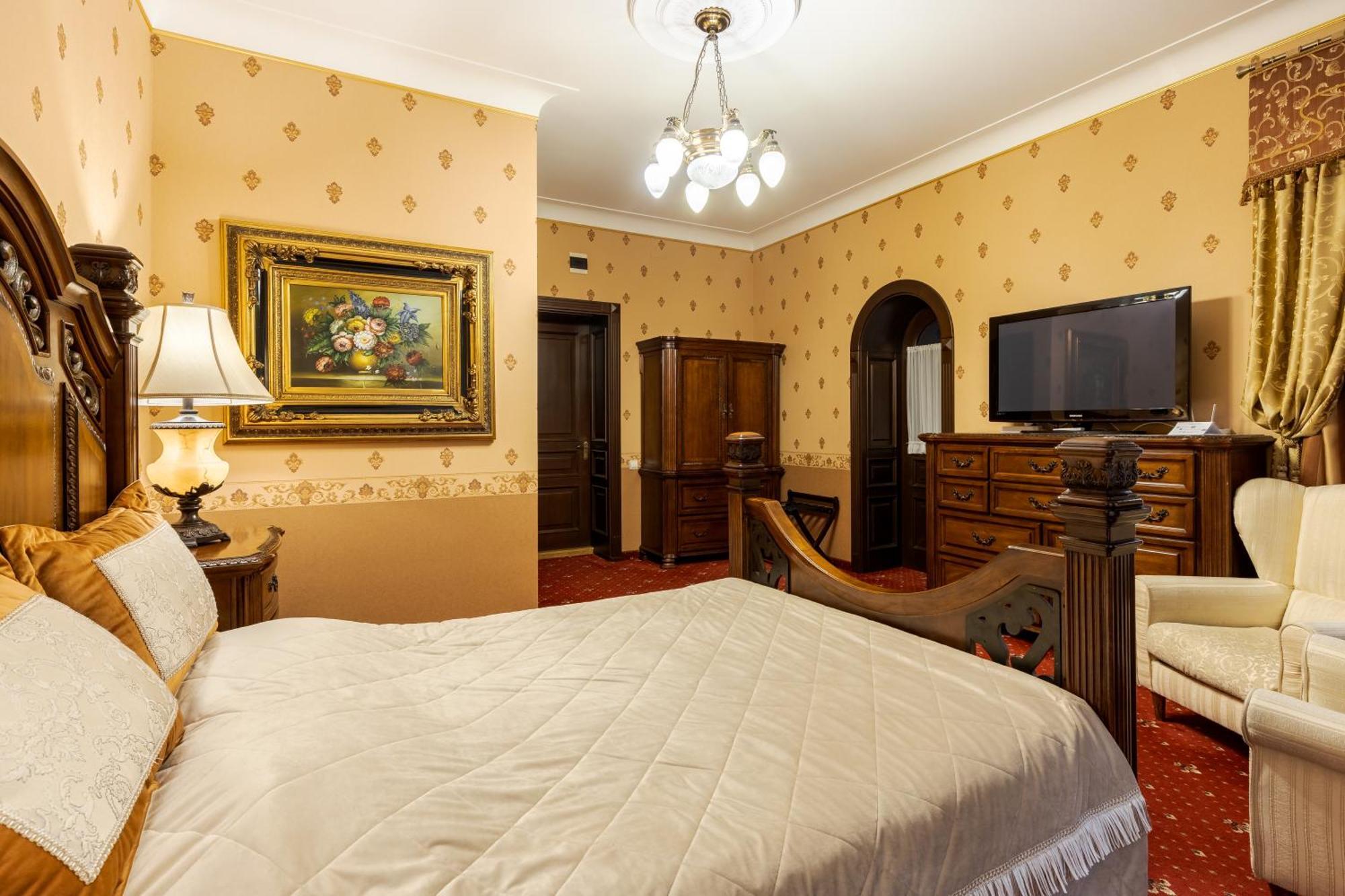 Luxury Boutique Andreevskiy Lviv Bagian luar foto
