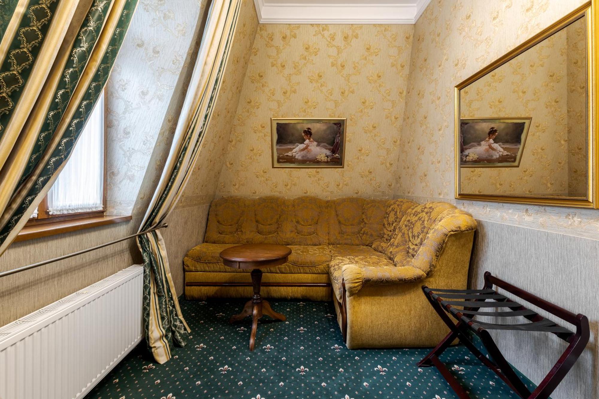 Luxury Boutique Andreevskiy Lviv Bagian luar foto