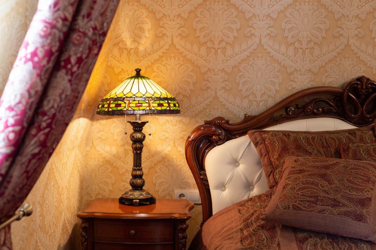 Luxury Boutique Andreevskiy Lviv Bagian luar foto